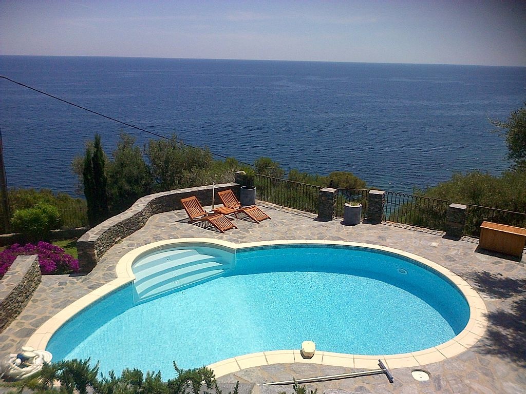 Abritel Location Corse Studio tt equipé vue mer exceptionnelle , piscine et terrasse