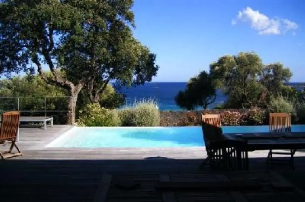 Abritel location Pinarello Corse: villa d'architecte,vue mer et montagnes à 3 mn à pied de la plage