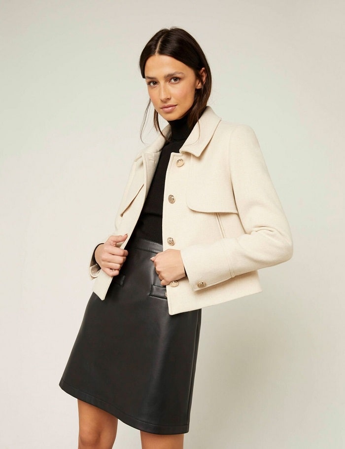 Manteau court ajusté GMIMO Morgan boutonné ivoire - Manteau Femme Morgan