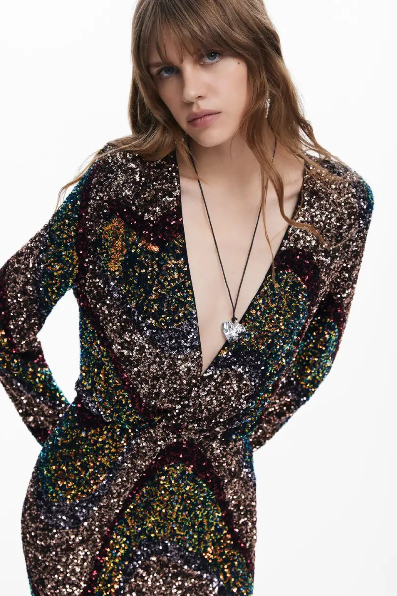 Robe courte à sequins DESIGUAL : Élégance et Brillance pour des Soirées Inoubliables