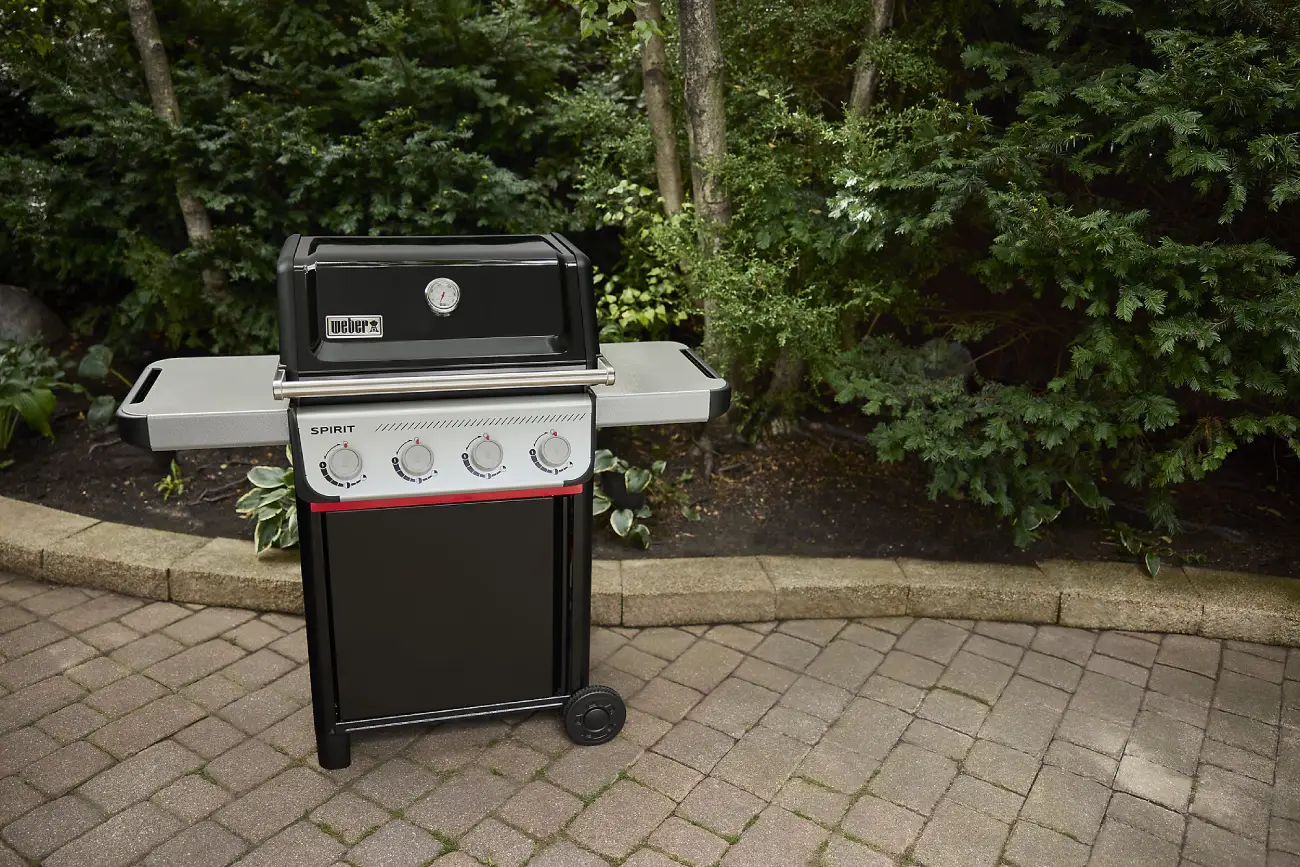 Barbecue à gaz Weber Spirit E-410 noir pas cher chez Castorama : Réduction de -50€ 