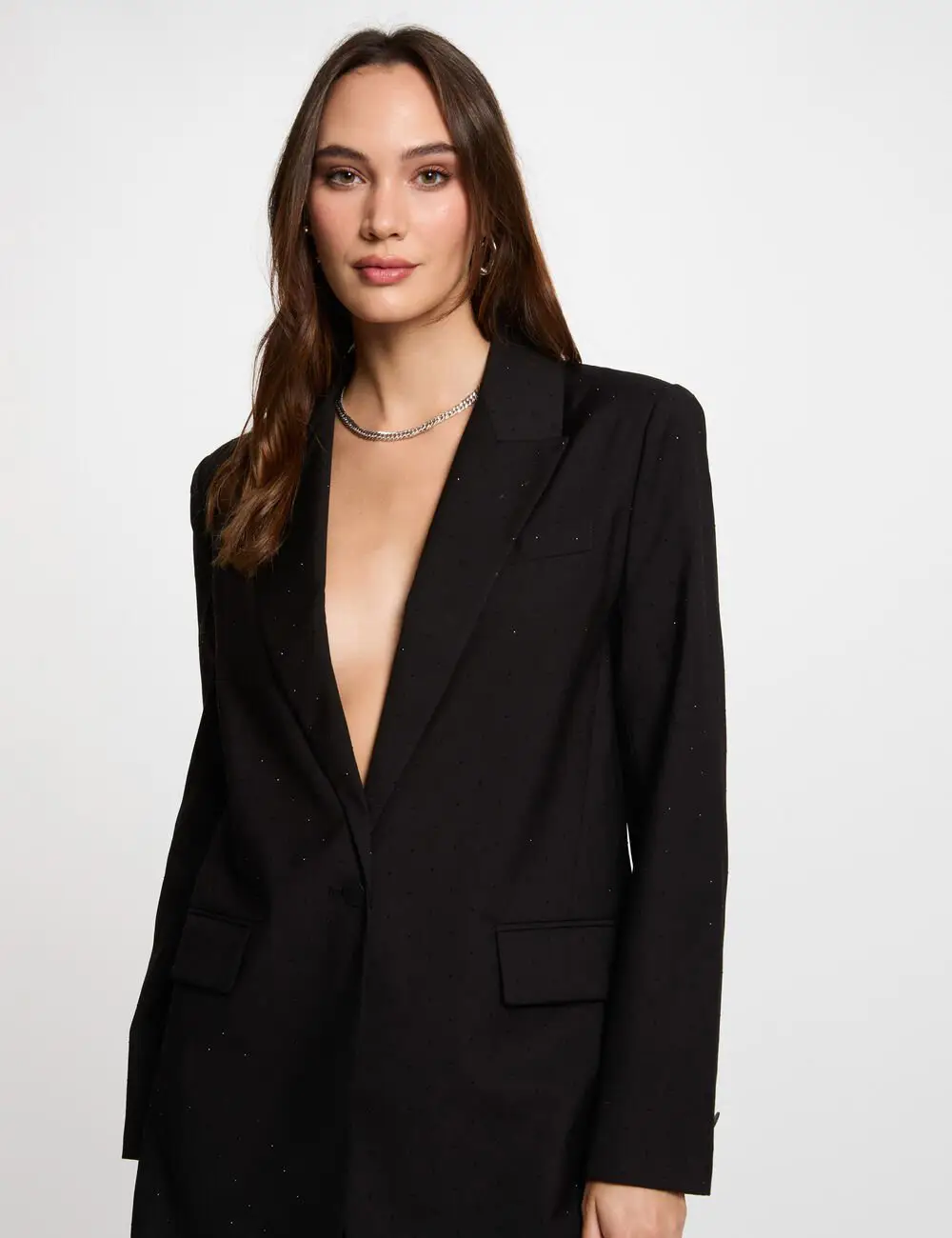 Blazer long VICAU Morgan à sequins noir : La pièce maîtresse de votre garde-robe 