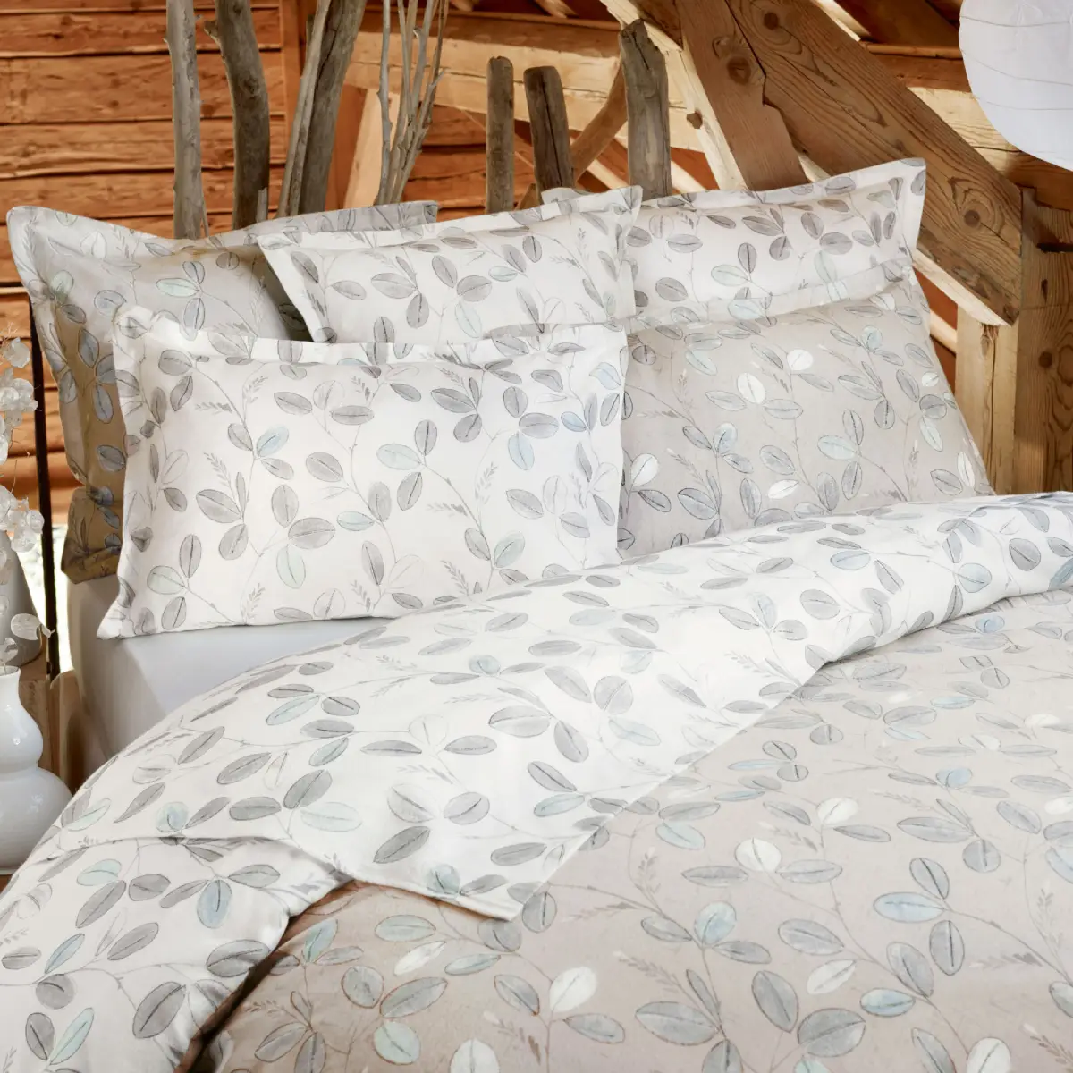 Linge de lit FLEURS DES NEIGES 100% coton flanelle pas cher : Réduction de -40% Linvosges