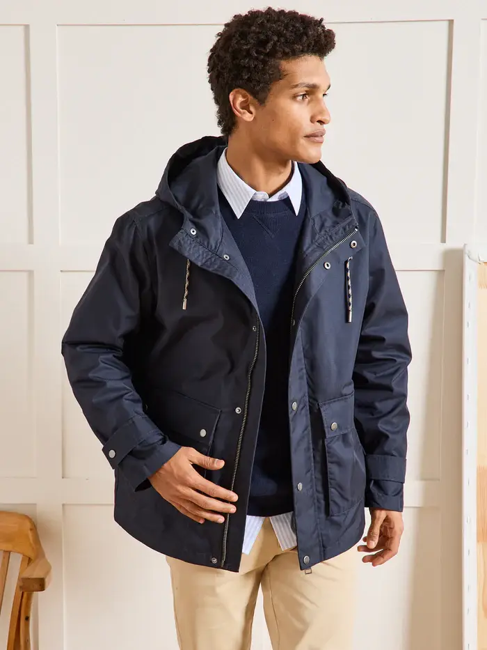 Parka Light Courte Homme Cyrillus Bleu Marine : L'Allure Urbaine Décontractée Parfaite