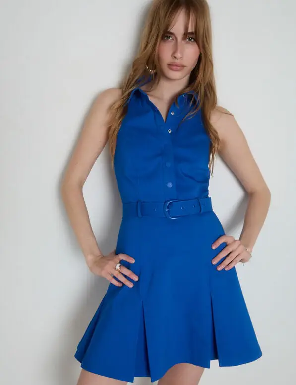 Robe courte ajustée RSAMBA Morgan plis bleu électrique