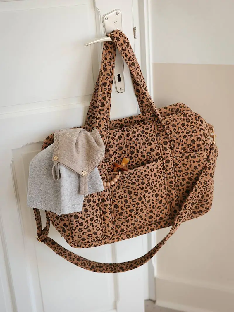 Sac à langer 24 ou 48h ENVIE DE FRAISE léopard personnalisable beige