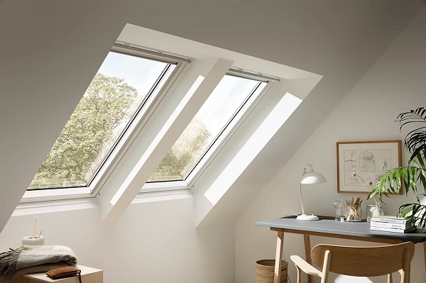 Fenêtre de toit à rotation VELUX Confort Whitefinish pas cher - Fenêtre de toit Castorama
