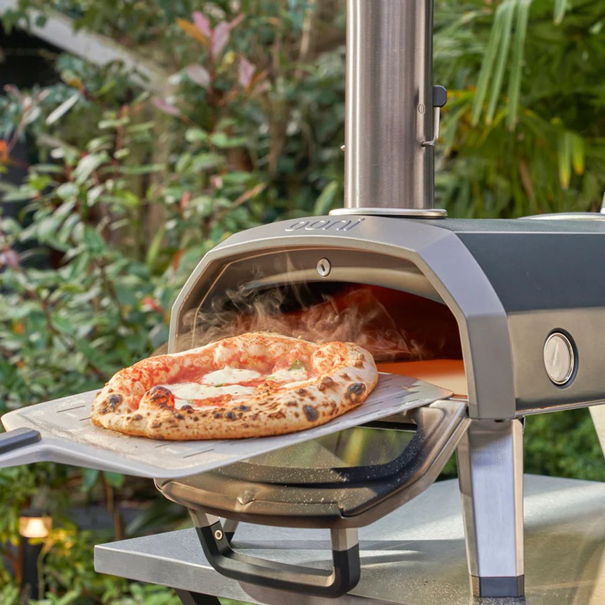 Four à Pizza à Bois Ooni Karu 12 Inox pas cher : Un Choix Polyvalent pour les Amateurs de Pizza