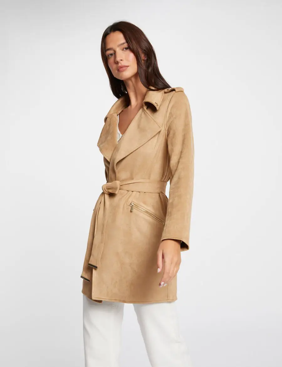 Manteau long GARIA Morgan ceinturé suédine beige : l'élégance intemporelle à portée de main