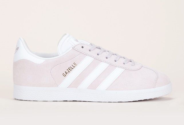 Baskets en cuir suède beige rosé détails blanc Gazelle Adidas Originals