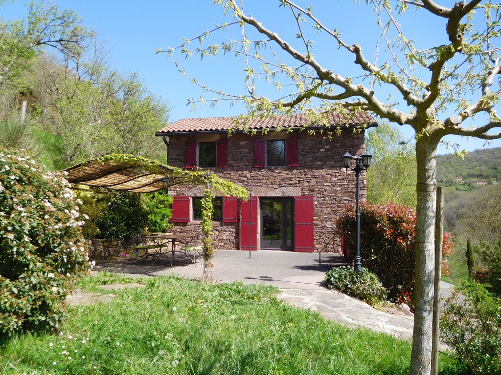 Abritel Location Saint-Sever-du-Moustier - Très Belle Maison en Pierre au milieu de la Nature