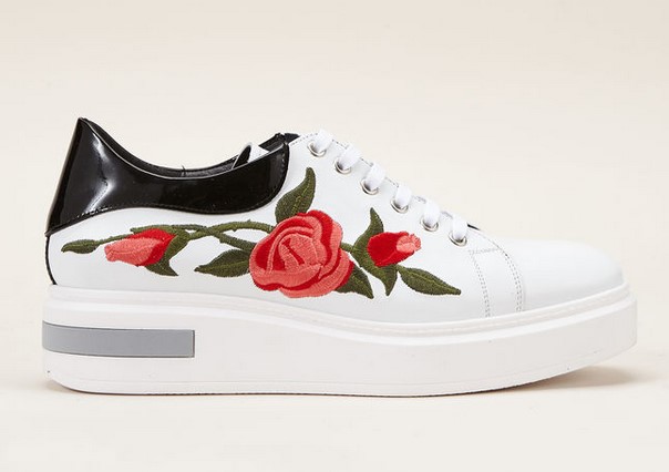 Kanna Sneakers compensées broderie fleurs - Monshowroom