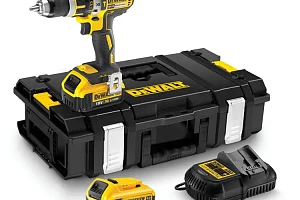 Perceuse à percussion sans fil DEWALT DCD795M2-QW  18 V 4 Ah + 2 batteries