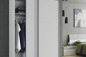 Armoire CLÉO USINESTREET avec penderie et portes coulissantes