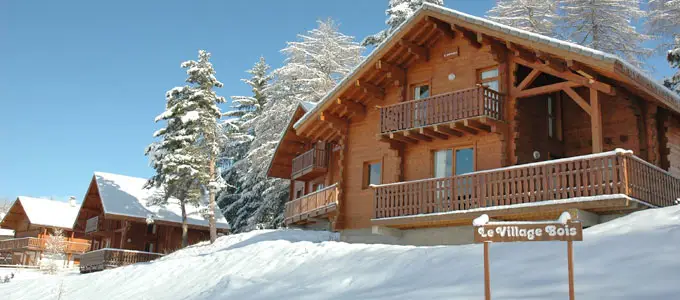 Séjour Ski La Joue du Loup Madame Vacances - Les Chalets du Village Bois à La Joue du Loup